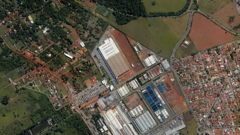 Vista aérea do centro de distribuição auditado em Goiás
