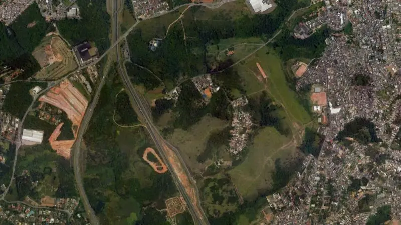 Vista aérea de Área de Proteção de Mananciais em Itapecerica da Serra/SP